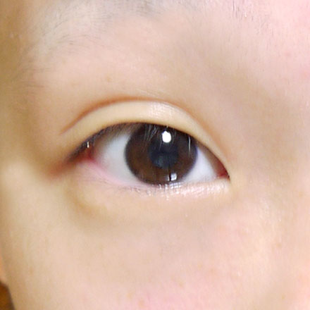 resize_eyemake1.jpg